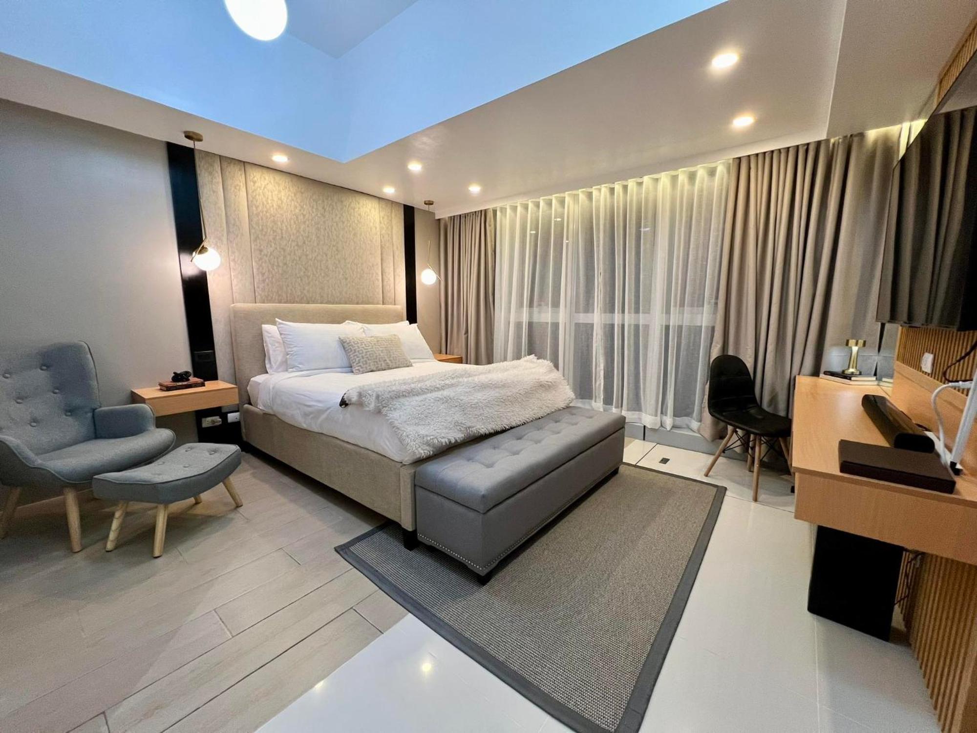 Hotel Vibe Condo At Uptown Parksuites Bgc Taguig Exterior photo